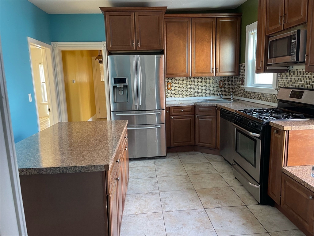 3 bed, 1 bath apartment for rent at 8 Dane Unit 2, Everett — photo 7 of 15