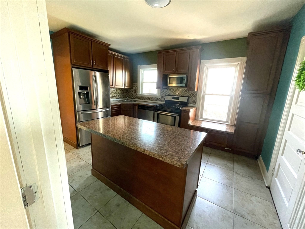 3 bed, 1 bath apartment for rent at 8 Dane Unit 2, Everett — photo 8 of 15
