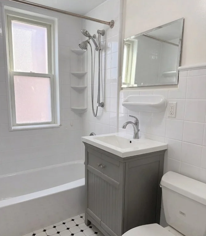 4 bed, 1 bath apartment for rent at 8 Dawes St Unit 1, Dorchester — photo 7 of 9