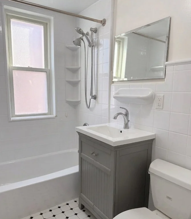 4 bed, 1 bath apartment for rent at 8 Dawes St Unit 2, Dorchester — photo 7 of 9