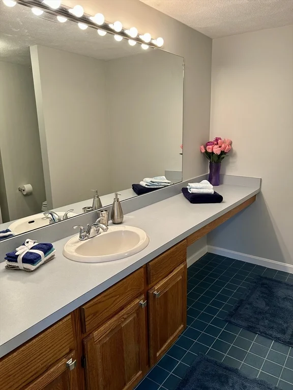 2 bed, 1 bath apartment for rent at 8 Deer Path Unit 5, Maynard — photo 8 of 25