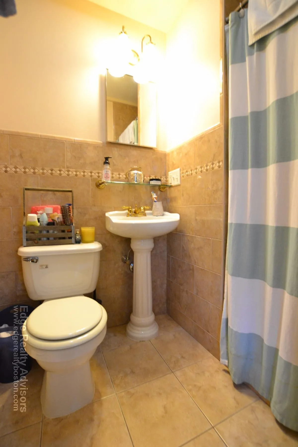 3 bed, 2 bath apartment for rent at 8 Delaware Pl Unit 3, Brighton — photo 3 of 12