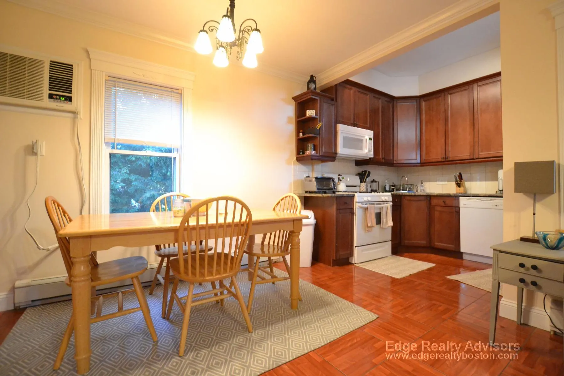 3 bed, 2 bath apartment for rent at 8 Delaware Pl Unit 3, Brighton — photo 9 of 12