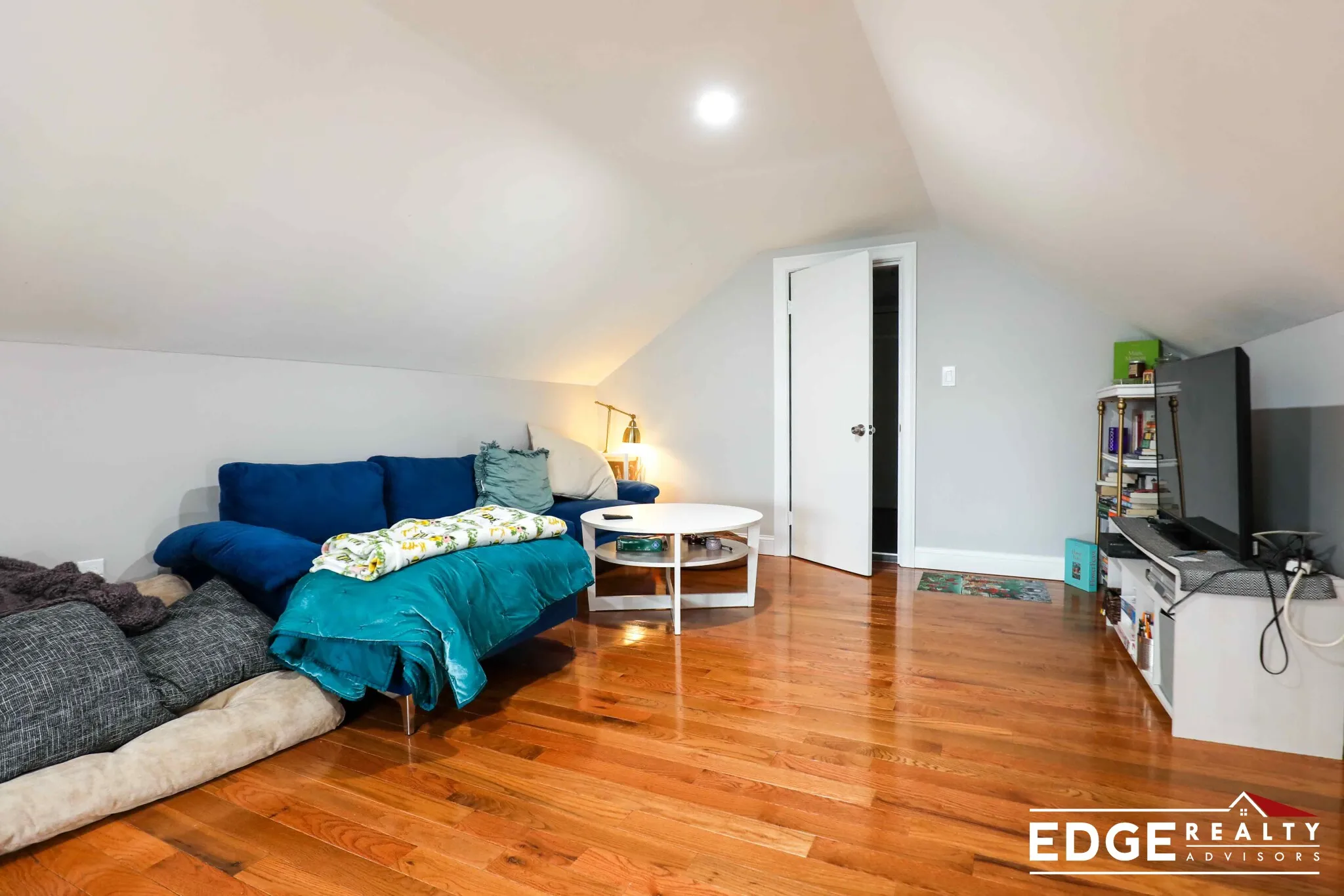 4 bed, 2 bath apartment for rent at 8 Donnybrook Rd Unit 2, Brighton — photo 10 of 14