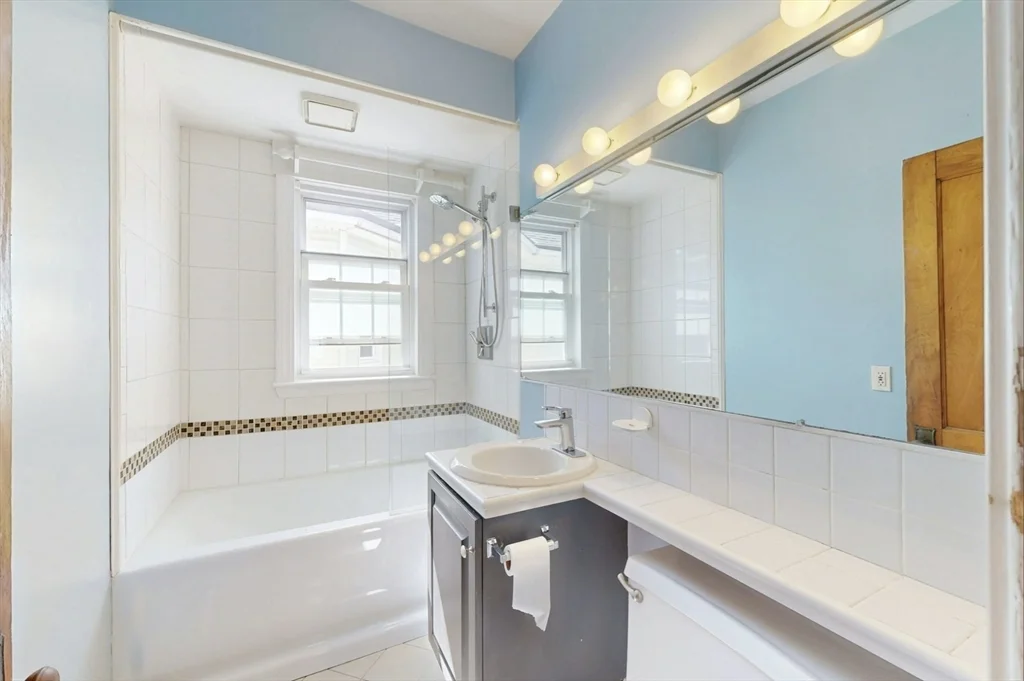 3 bed, 2 bath apartment for rent at 8 Douglas Ave Unit 2, Winter Hill — photo 16 of 24
