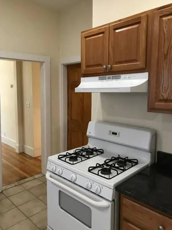 3 bed, 2 bath apartment for rent at 8 Dudley St Unit 1, North Cambridge — photo 1 of 17