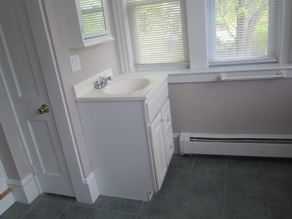 3 bed, 2 bath apartment for rent at 8 Dunham St Unit A, Lexington — photo 13 of 20