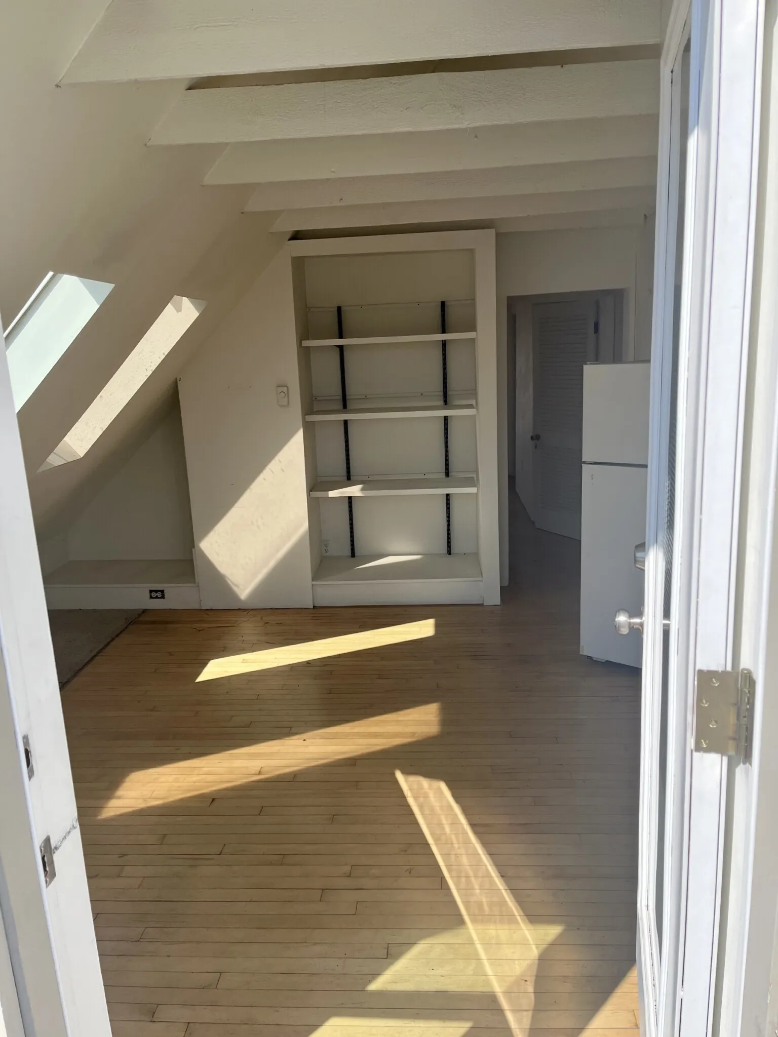Studio bed, 1 bath apartment for rent at 8 Durham St Unit 3, Prospect Hill — photo 11 of 27
