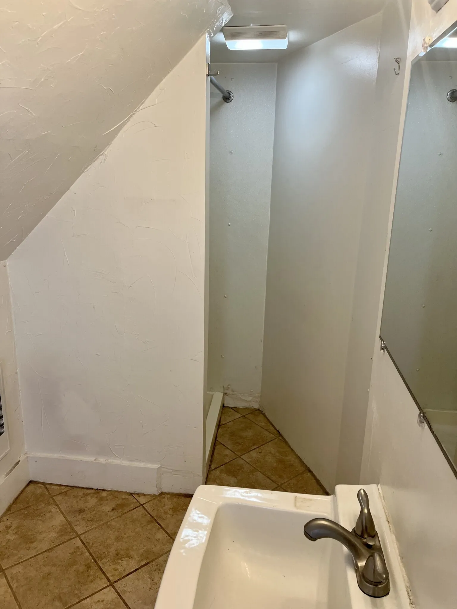 Studio bed, 1 bath apartment for rent at 8 Durham St Unit 3, Prospect Hill — photo 19 of 27