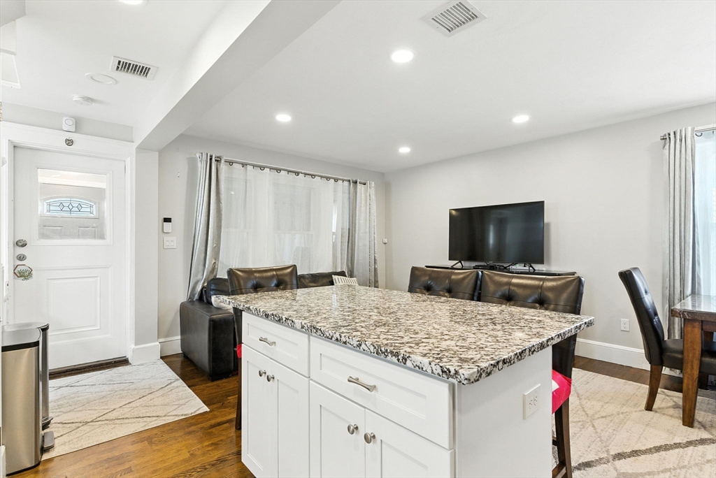 3 bed, 2 bath apartment for rent at 8 Earnshaw St, West Roxbury — photo 6 of 36