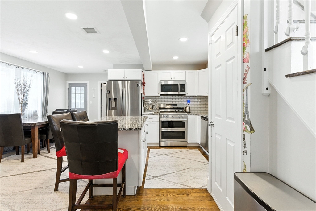 3 bed, 2 bath apartment for rent at 8 Earnshaw St, West Roxbury — photo 3 of 36