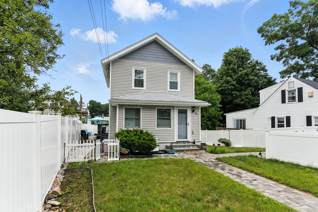 3 bed, 2 bath apartment for rent at 8 Earnshaw St, West Roxbury — photo 1 of 36