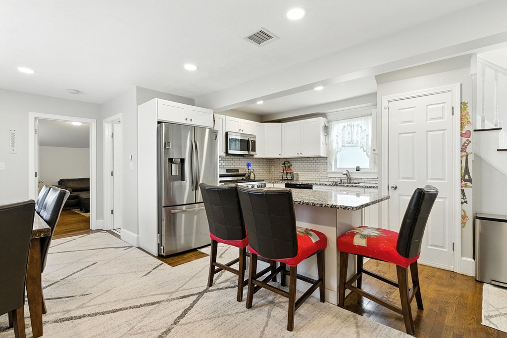 3 bed, 2 bath apartment for rent at 8 Earnshaw St, West Roxbury — photo 2 of 36