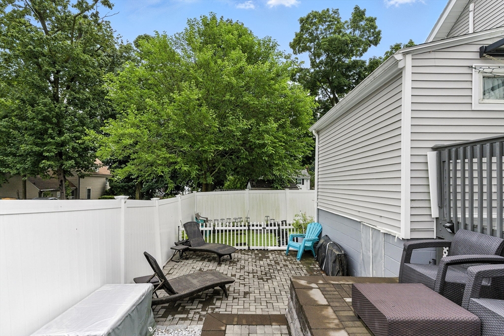 3 bed, 2 bath apartment for rent at 8 Earnshaw St, West Roxbury — photo 29 of 36