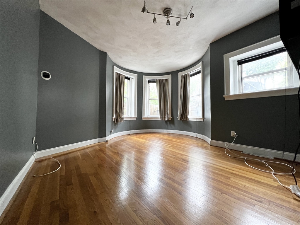 3 bed, 1 bath apartment for rent at 8 Edwin St Unit 1, Dorchester — photo 8 of 11