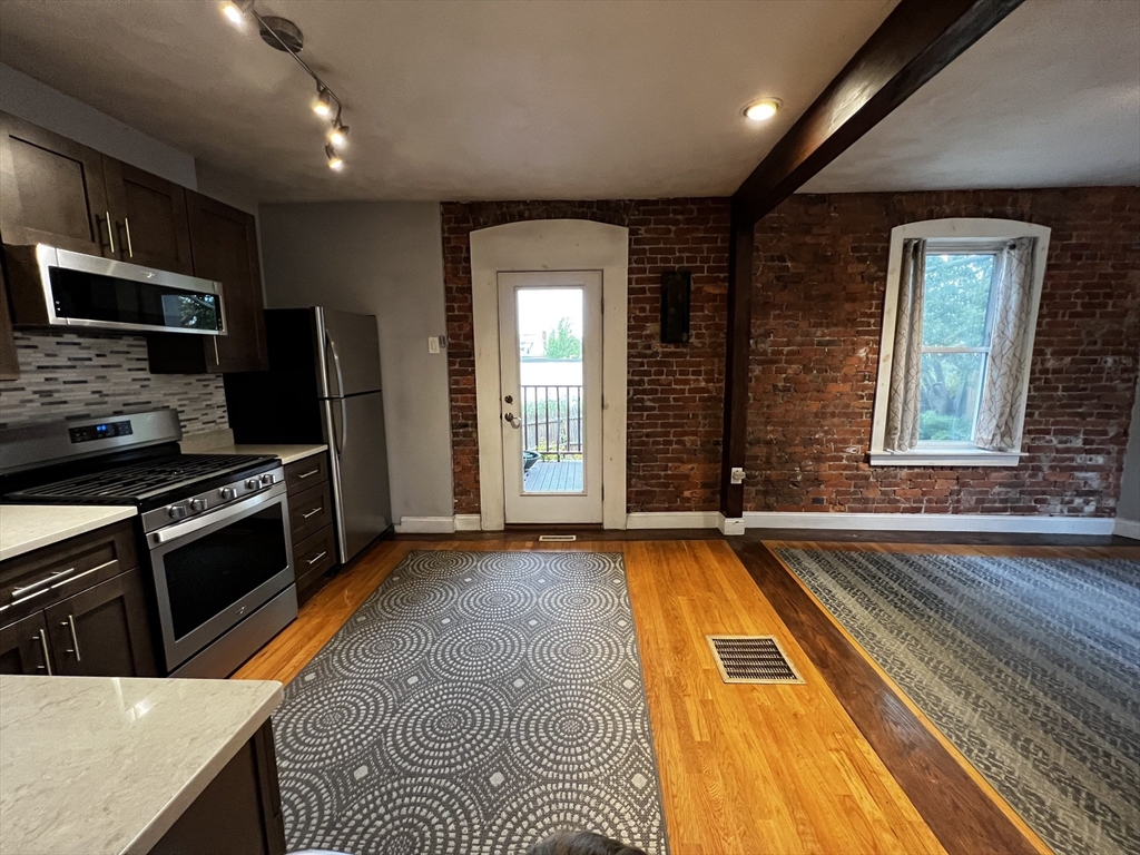 3 bed, 1 bath apartment for rent at 8 Edwin St Unit 1, Dorchester — photo 2 of 11