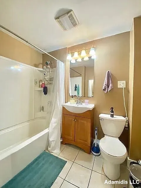 3 bed, 2 bath apartment for rent at 8 Eldora St Unit 1, Mission Hill — photo 3 of 7