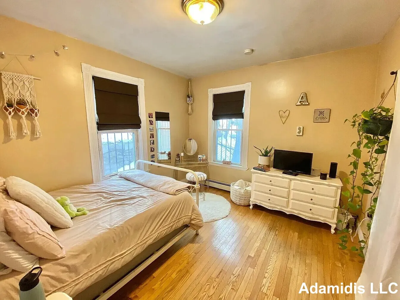 3 bed, 2 bath apartment for rent at 8 Eldora St Unit 1, Mission Hill