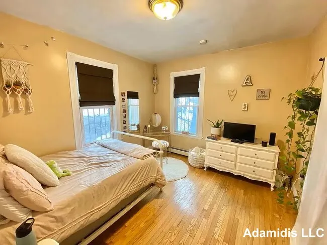 3 bed, 2 bath apartment for rent at 8 Eldora St Unit 1, Mission Hill — photo 7 of 7