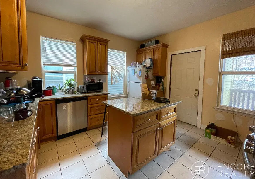 3 bed, 2 bath apartment for rent at 8 Eldora St Unit 3, Mission Hill