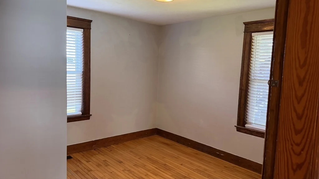 2 bed, 1 bath apartment for rent at 8 Elton St Unit 1, Worcester — photo 11 of 26