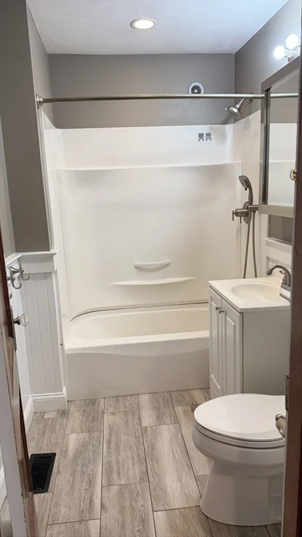 2 bed, 1 bath apartment for rent at 8 Elton St Unit 1, Worcester — photo 19 of 26