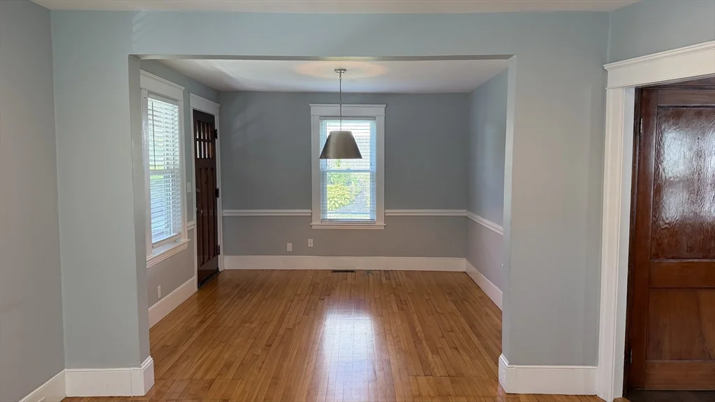 2 bed, 1 bath apartment for rent at 8 Elton St Unit 1, Worcester — photo 4 of 26