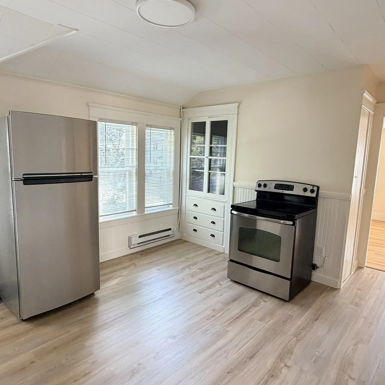 2 bed, 1 bath apartment for rent at 8 Elton St Unit 2, Worcester — photo 9 of 29