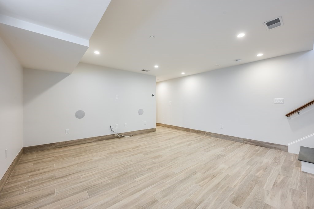 3 bed, 3 bath apartment for rent at 8 Enterprise St Unit 1, Dorchester — photo 23 of 35