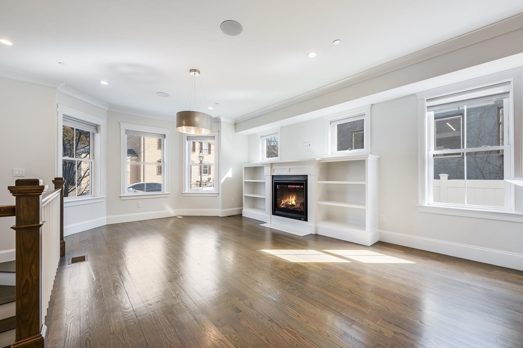 3 bed, 3 bath apartment for rent at 8 Enterprise St Unit 1, Dorchester — photo 4 of 35