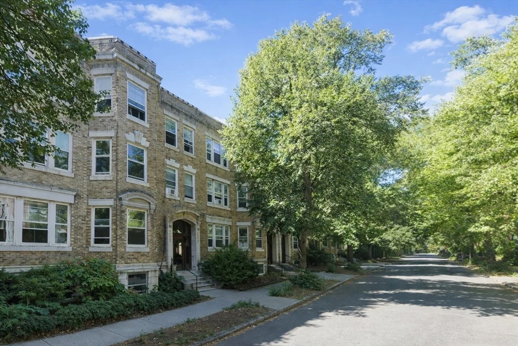 2 bed, 1 bath apartment for rent at 8 Euston St Unit 5, Brookline — photo 10 of 10