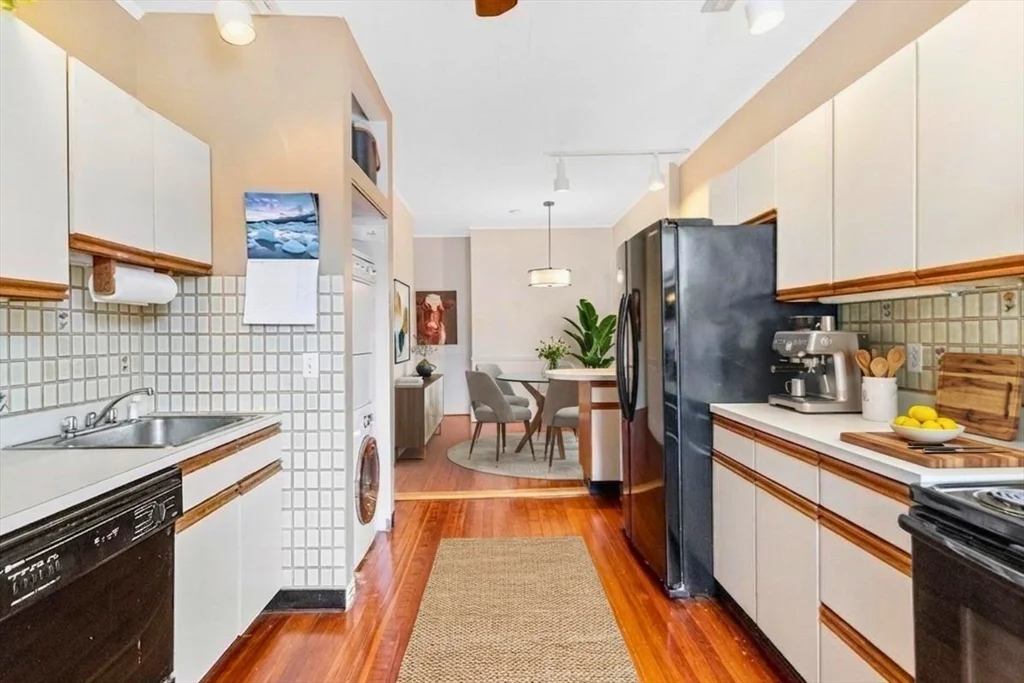 2 bed, 1 bath apartment for rent at 8 Euston St Unit 5, Brookline — photo 5 of 10