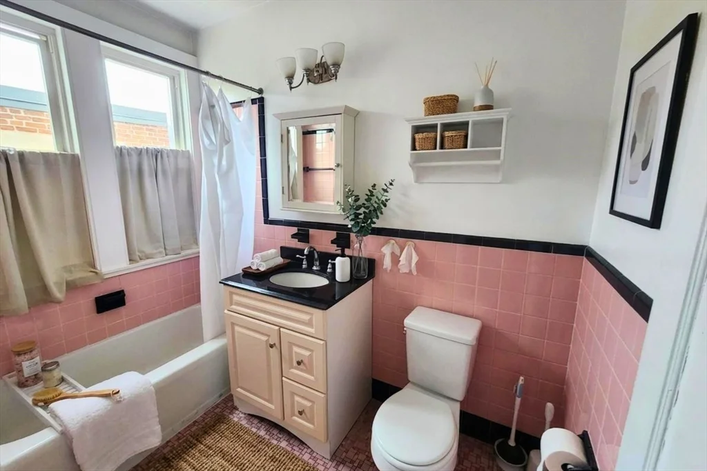 2 bed, 1 bath apartment for rent at 8 Euston St Unit 5, Brookline — photo 6 of 10