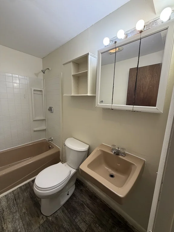 Studio bed, 1 bath apartment for rent at 8 Exchange Ct Unit 2, Waltham — photo 7 of 8