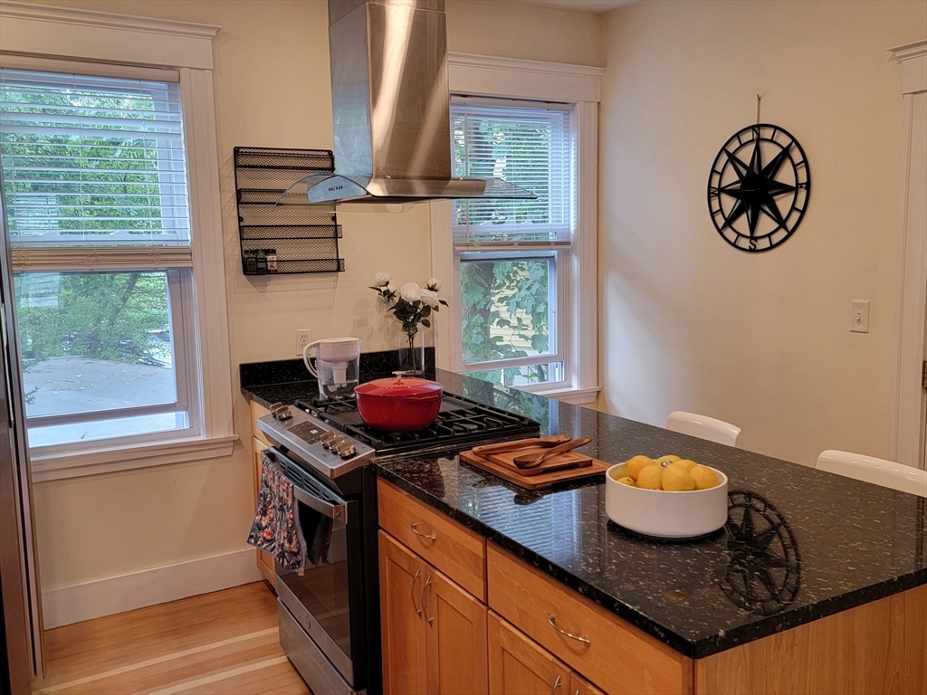 2 bed, 1 bath apartment for rent at 8 Fianwood Circle Unit 2, Inman Square — photo 2 of 12