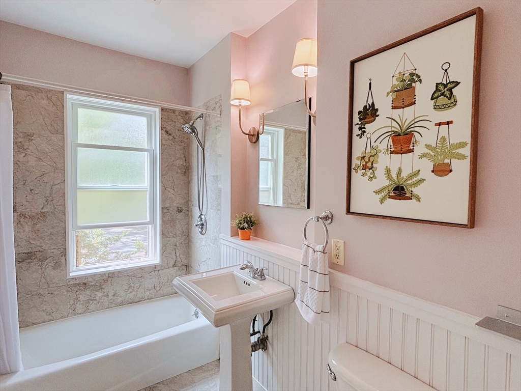 2 bed, 1 bath apartment for rent at 8 Fianwood Circle Unit 2, Inman Square — photo 9 of 12