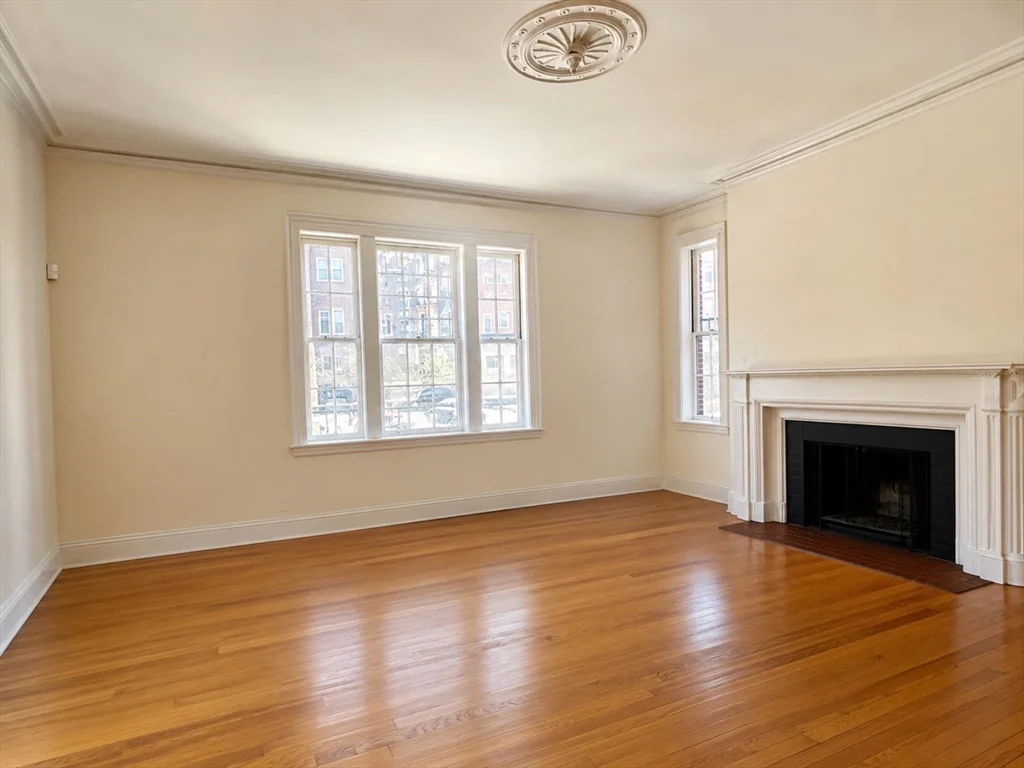 2 bed, 1 bath apartment for rent at 8 Fairfield St Unit 2, Back Bay — photo 1 of 5