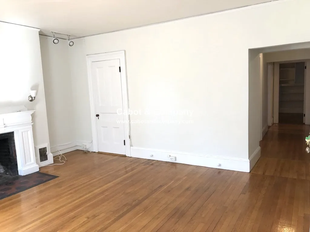 3 bed, 1 bath apartment for rent at 8 Fairfield St Unit 3, Back Bay — photo 5 of 9