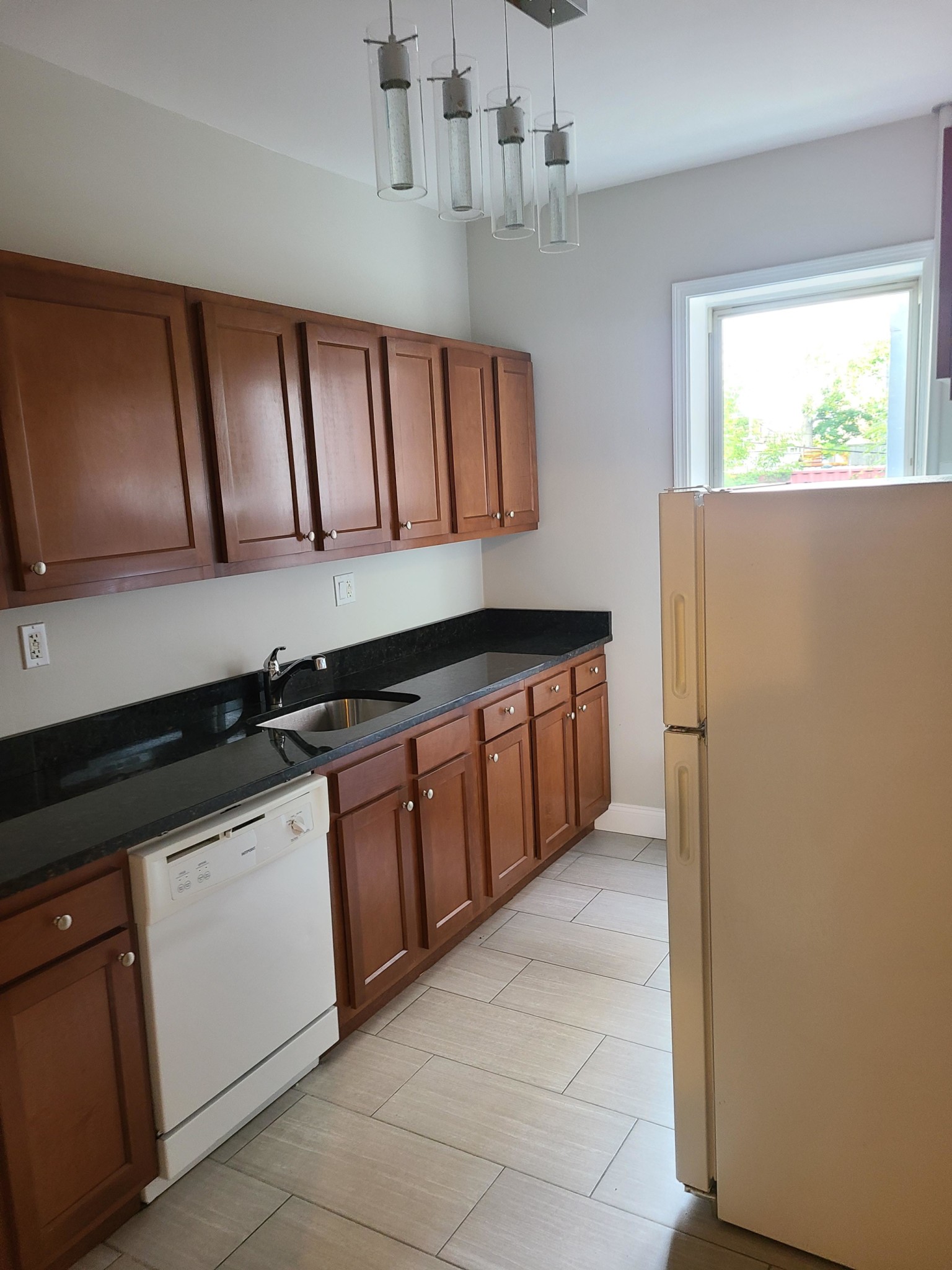 3 bed, 1 bath apartment for rent at 8 Farrington Ave Unit 2, Allston — photo 18 of 34