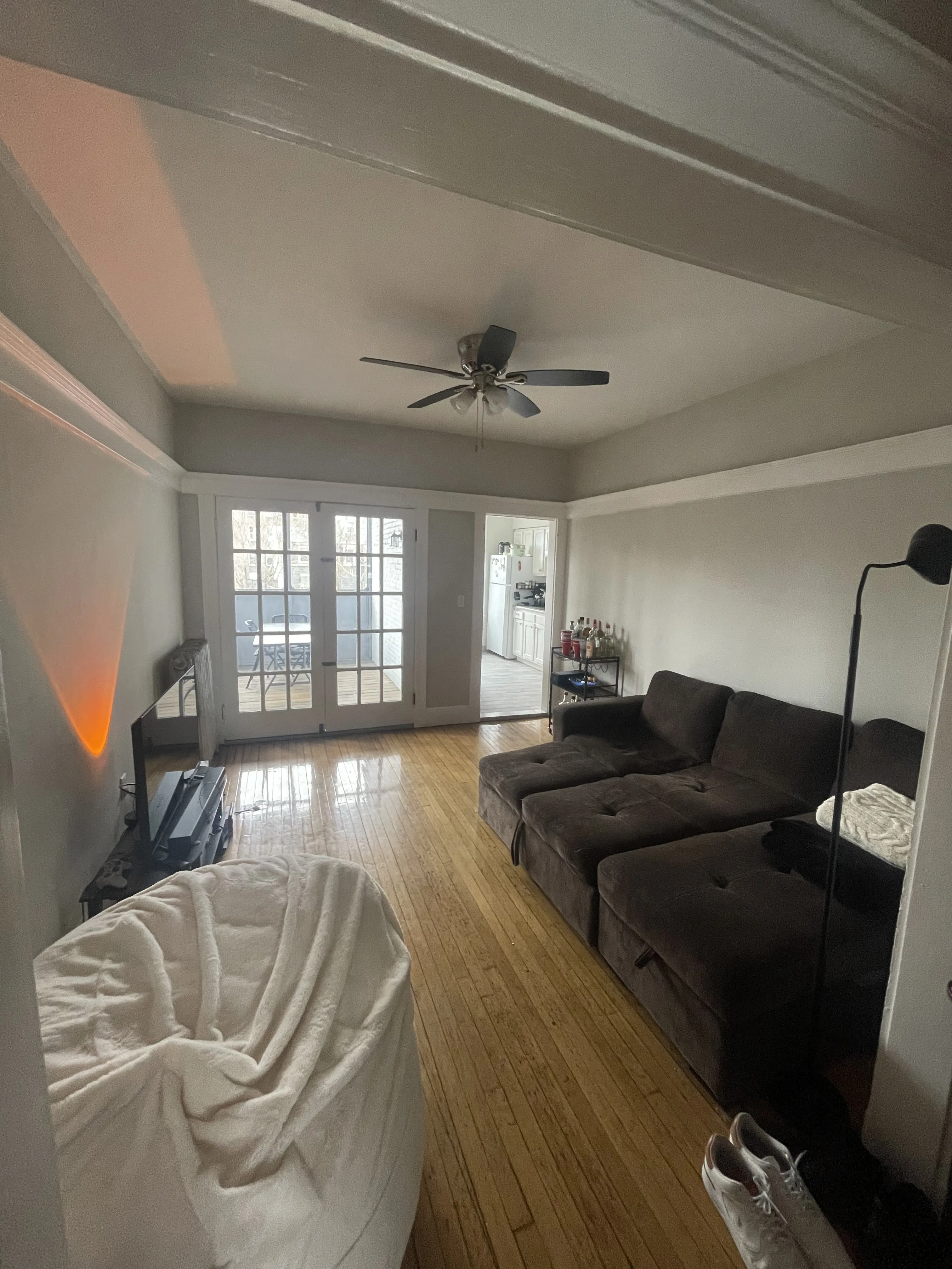 3 bed, 1 bath apartment for rent at 8 Farrington Ave Unit 3, Allston — photo 3 of 31