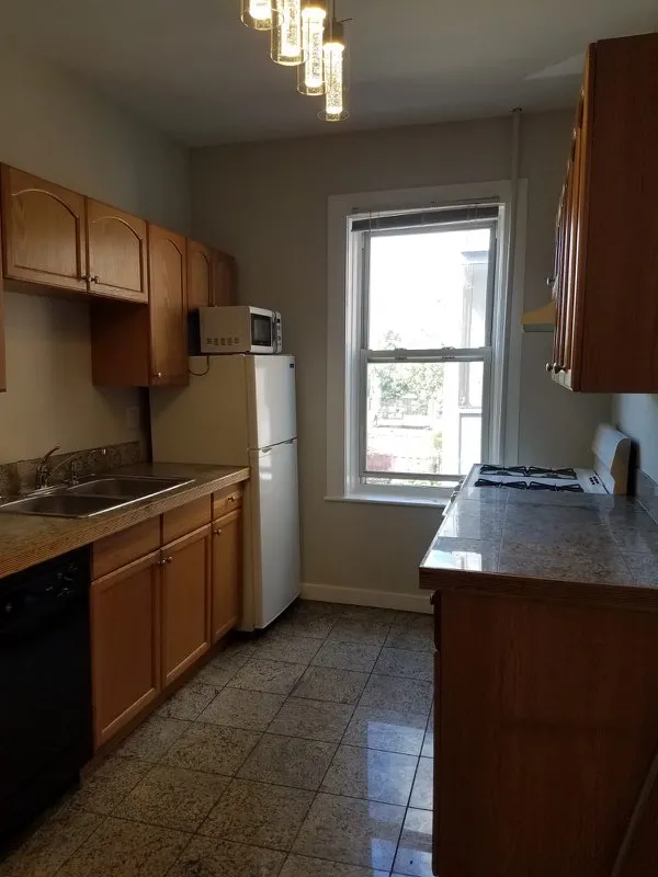 3 bed, 1 bath apartment for rent at 8 Farrington Ave Unit 4, Allston — photo 20 of 30