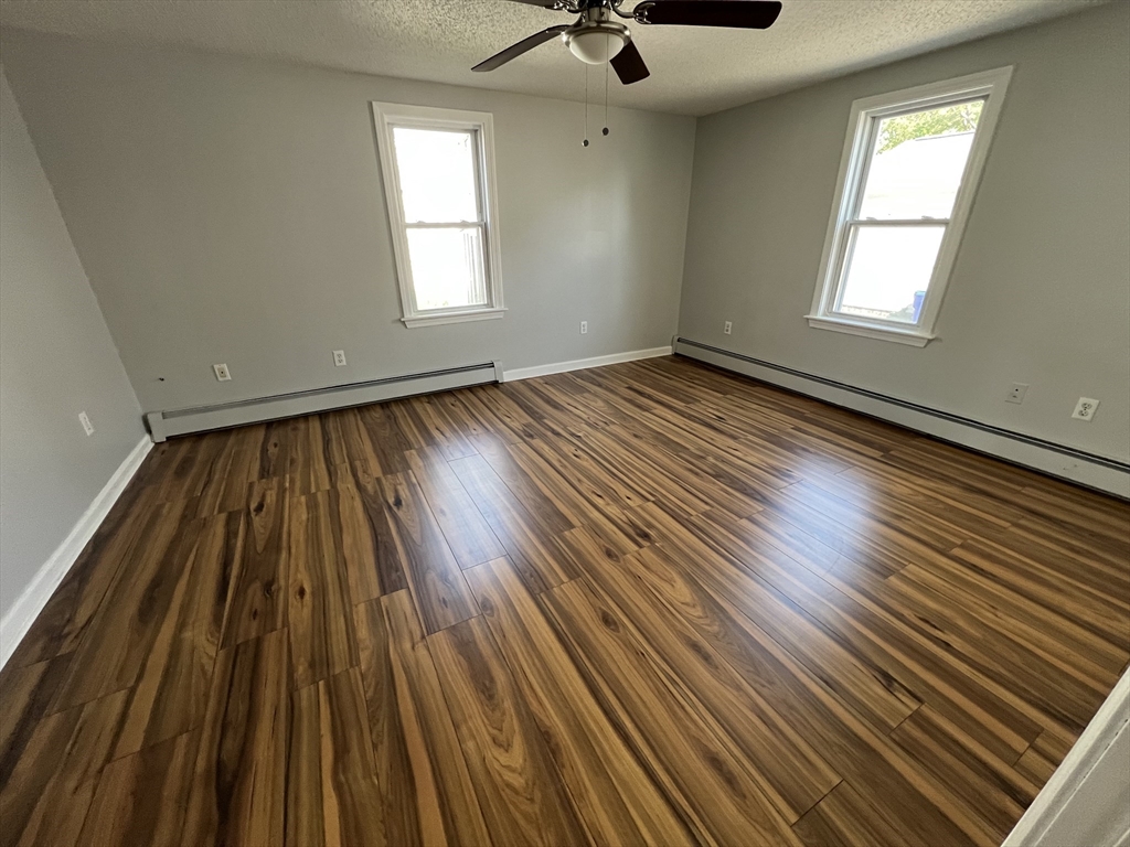2 bed, 1 bath apartment for rent at 8 Federal St Unit 1 Rear, Warren — photo 6 of 9