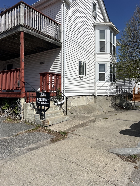 2 bed, 1 bath apartment for rent at 8 Federal St Unit 1 Rear, Warren — photo 8 of 9