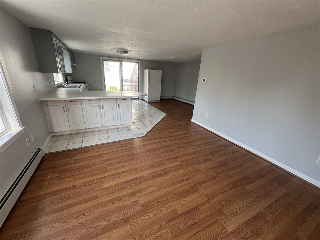 2 bed, 1 bath apartment for rent at 8 Federal St Unit 1 Rear, Warren — photo 2 of 9