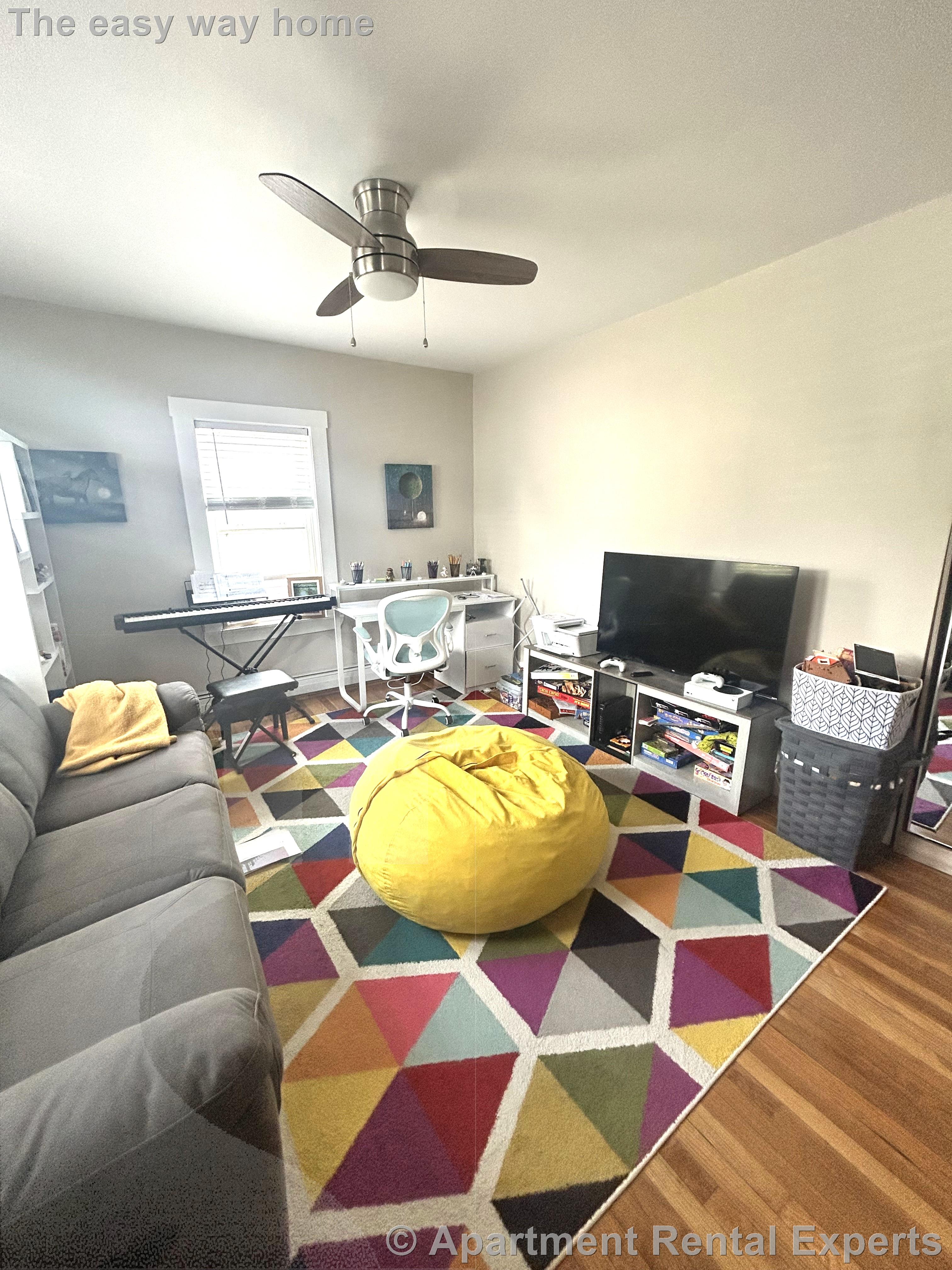 2 bed, 1 bath apartment for rent at 8 Fisk Ave Unit 1, Magoun Square — photo 3 of 7