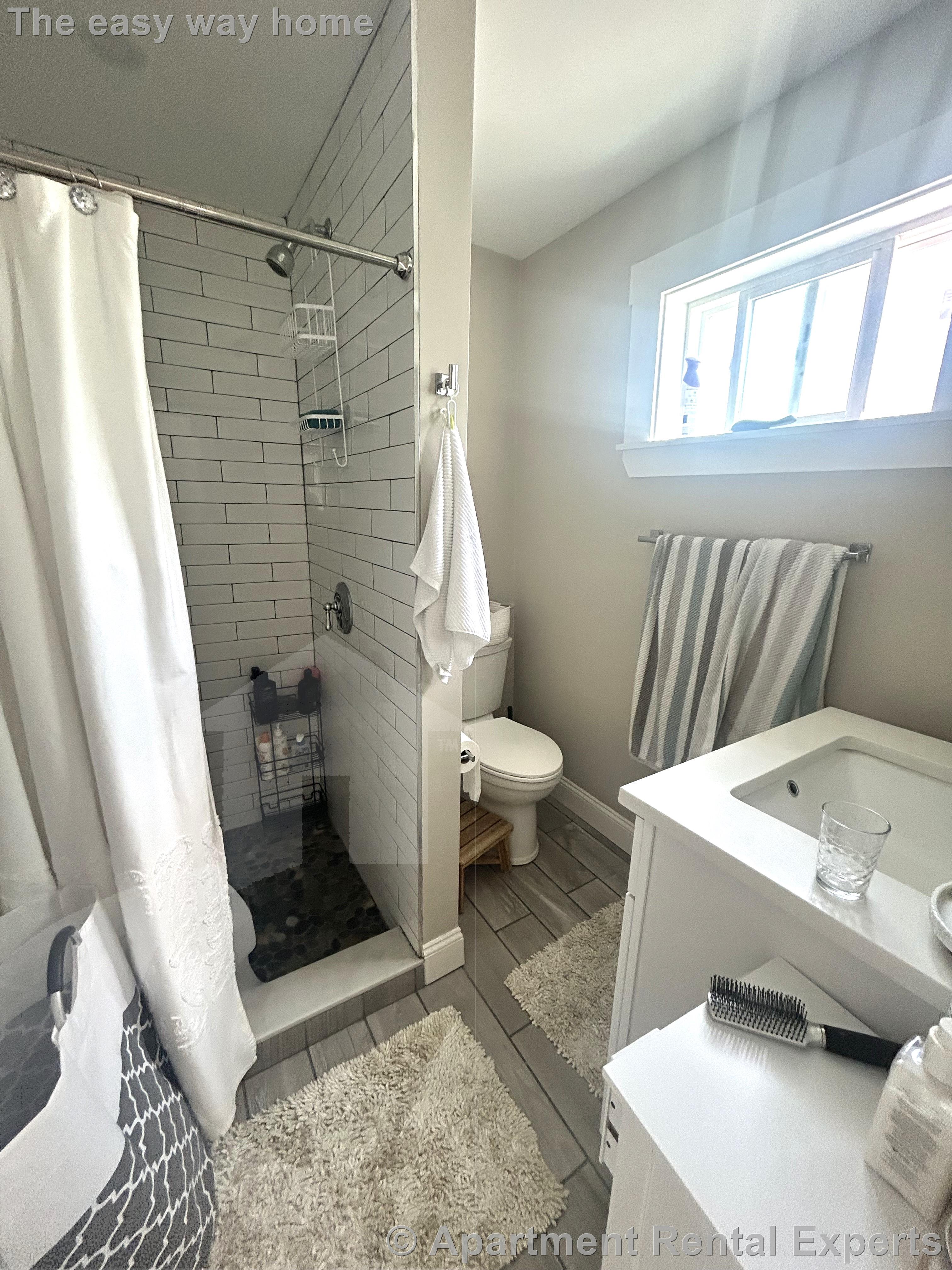 2 bed, 1 bath apartment for rent at 8 Fisk Ave Unit 1, Magoun Square — photo 5 of 7
