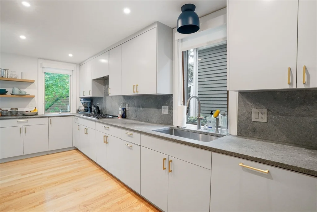 3 bed, 2 bath apartment for rent at 8 Florence St Unit 0, Cambridgeport — photo 5 of 25