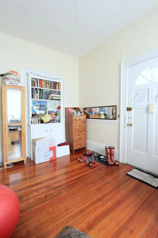 Studio bed, 1 bath apartment for rent at 8 Forest St Unit 1, Baldwin — photo 4 of 12