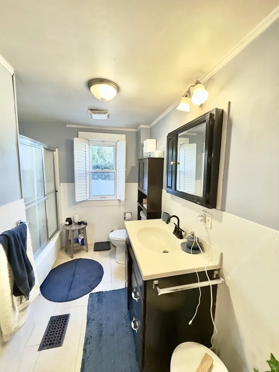 3 bed, 2 bath apartment for rent at 8 Fox Point, Dorchester — photo 18 of 39