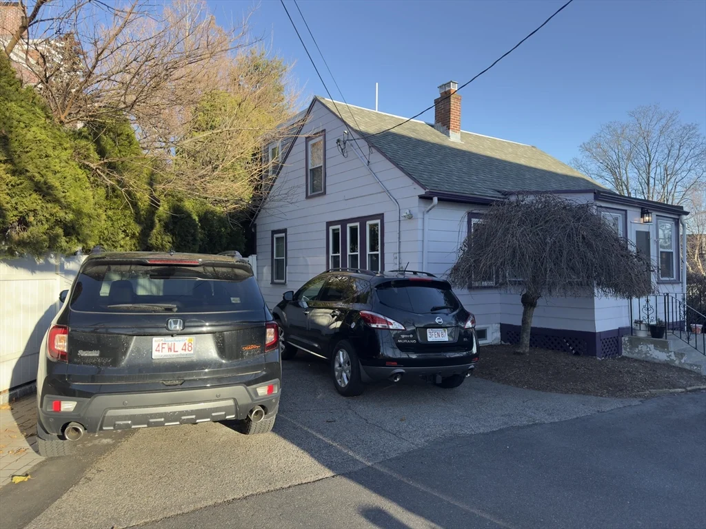 3 bed, 2 bath apartment for rent at 8 Fox Point, Dorchester — photo 3 of 39